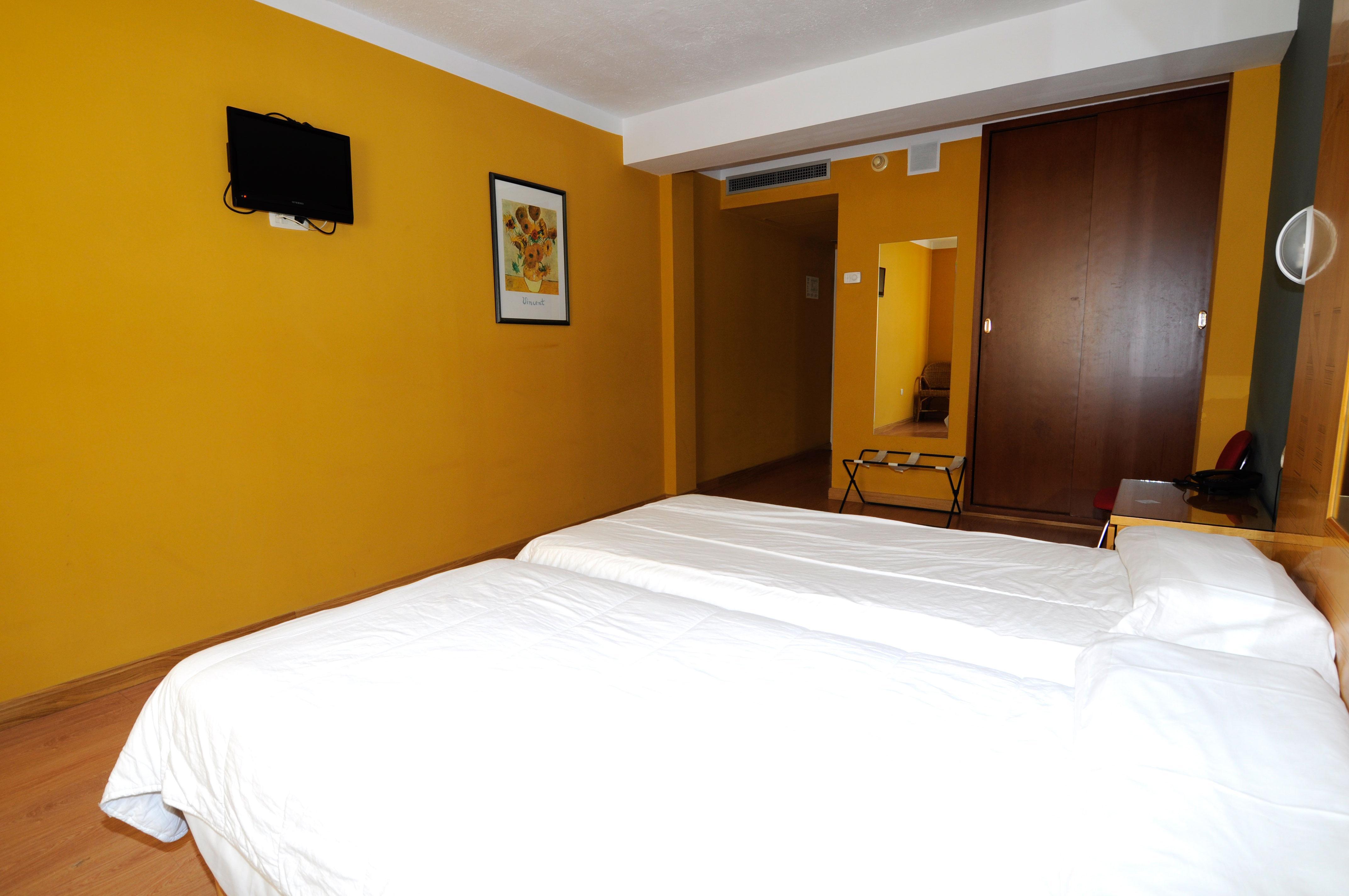 Ahc Hoteles Caces المظهر الخارجي الصورة