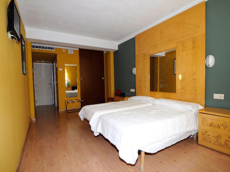 Ahc Hoteles Caces المظهر الخارجي الصورة