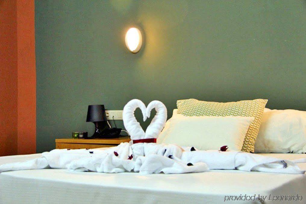 Ahc Hoteles Caces الغرفة الصورة