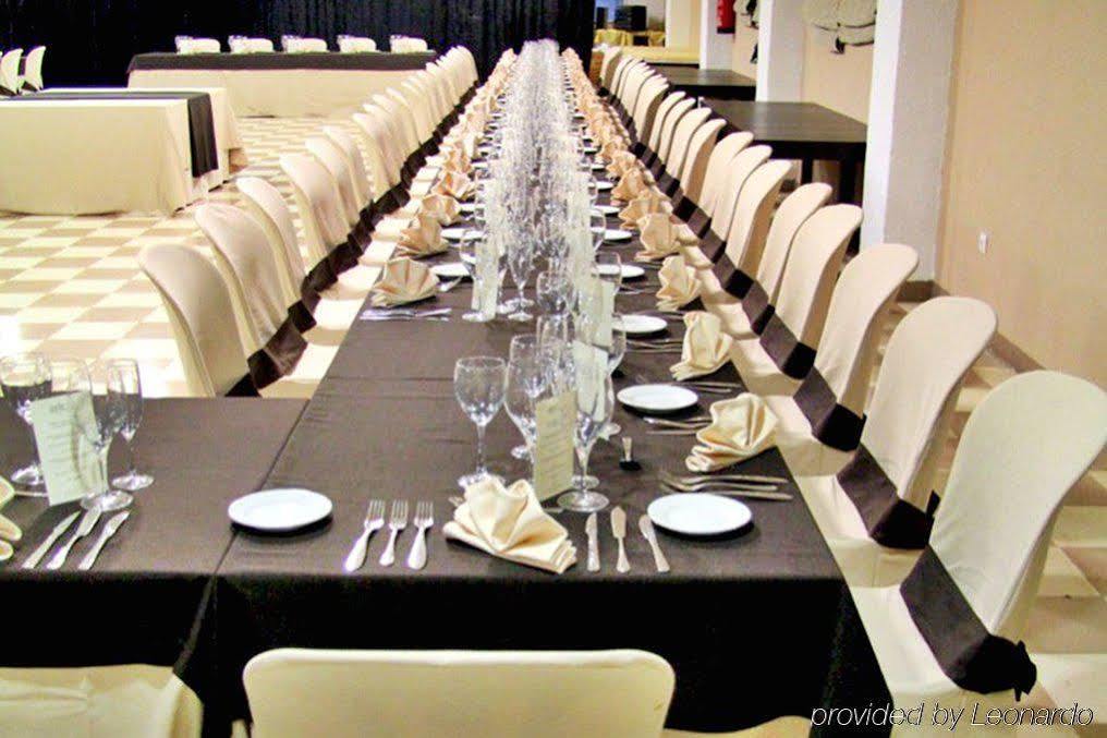 Ahc Hoteles Caces المظهر الخارجي الصورة