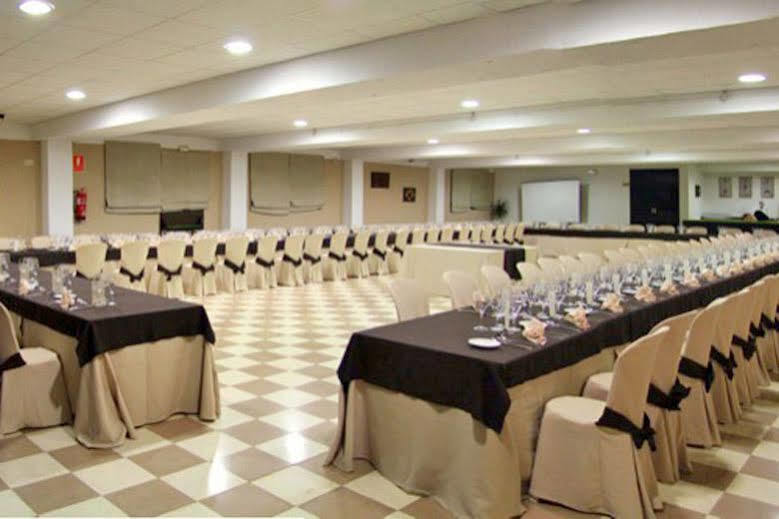 Ahc Hoteles Caces المظهر الخارجي الصورة